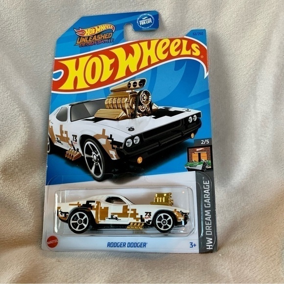MATTEL Hot Wheels 2023 Rodger Dodger Dream Garage Diecast Car White Gold - Picture 6 of 13
